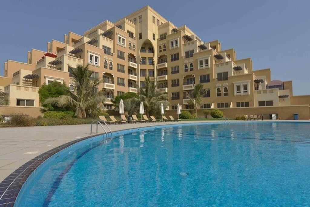 Luxurious Private & Pool, Fully Furnished 1br At Marjan Island Khaimah Apartment
